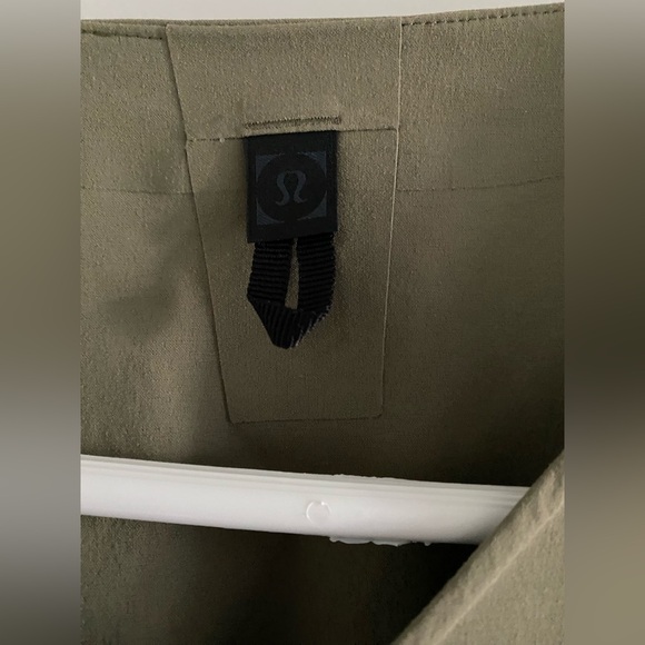 EUC Lululemon Olive Green LAB Viha Shirt See Pic Measures Snap Close Long Sleeve - Picture 5 of 9